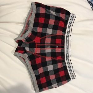 Victoria’s Secret “Boxer-Style” sleep shorts small